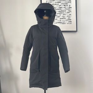 LULULEMON practically new black Winter Warrior parka size 8